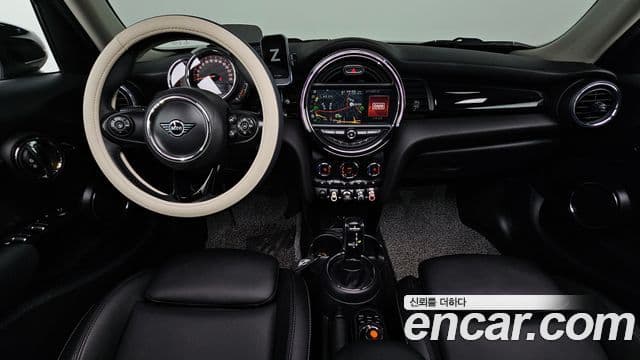 Mini Cooper S 2019 — Фото 7/20