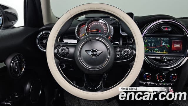 Mini Cooper S 2019 — Фото 14/20