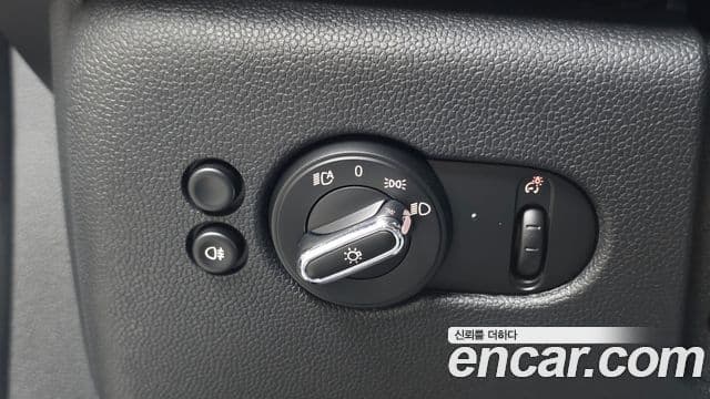 Mini Cooper 2024 — фото 14 из 20