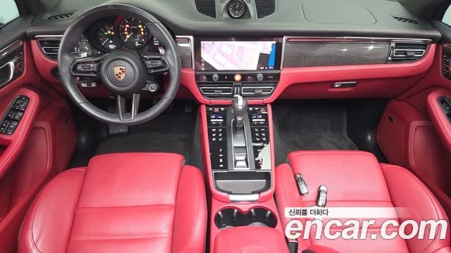 Porsche Macan 2023 — ფოტო 7/20