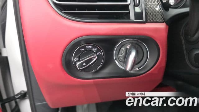 Porsche Macan 2023 — Photo 23/33