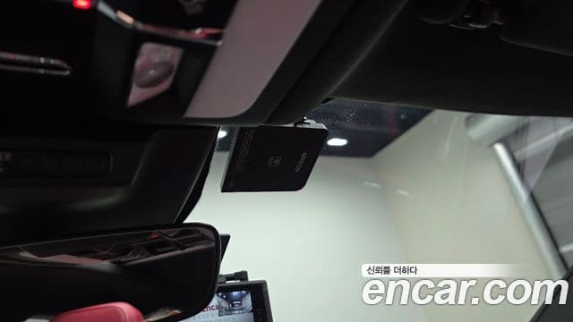 Porsche Macan 2023 — Photo 12/33