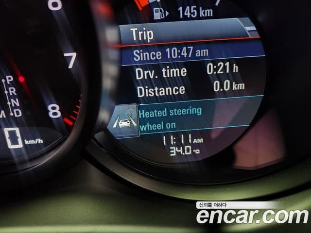 Porsche Macan 2023 — Photo 13/33