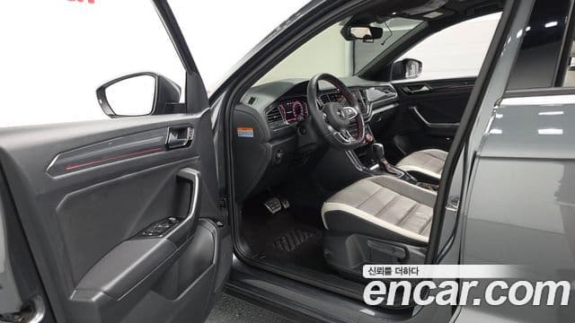 Volkswagen T-Roc 2021 — ფოტო 10/20