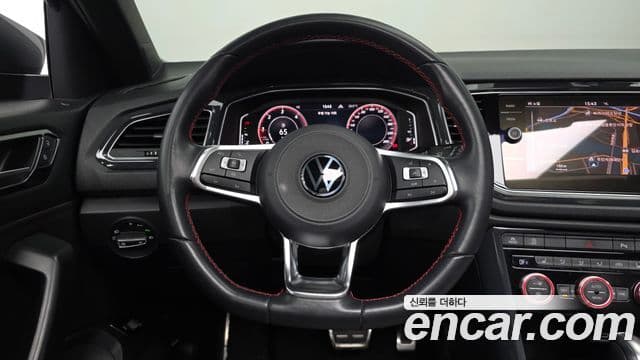 Volkswagen T-Roc 2021 — ფოტო 13/20
