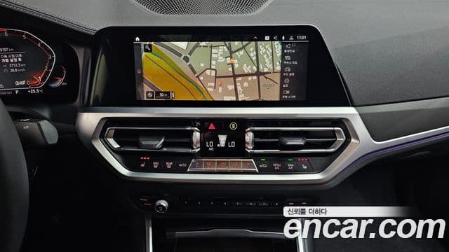 BMW 3 Series 2020 — фото 12 из 20