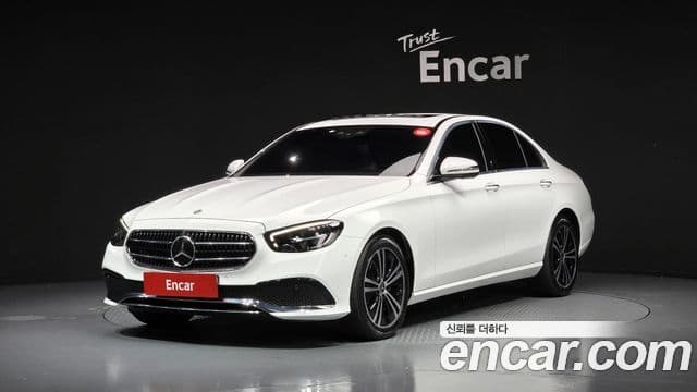 Mercedes-Benz E-Class 2022 — ფოტო 2/20