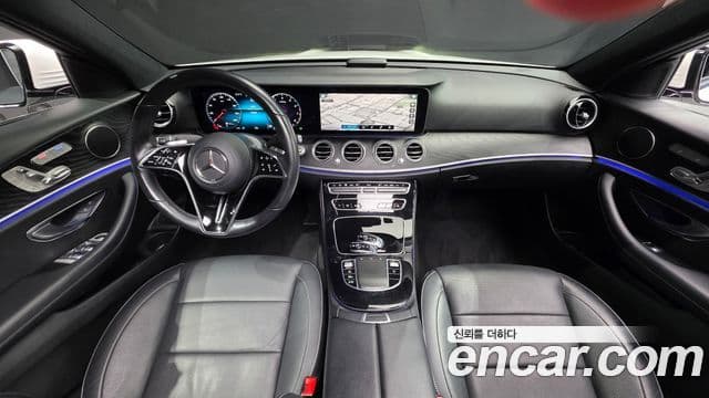 Mercedes-Benz E-Class 2022 — ფოტო 16/20