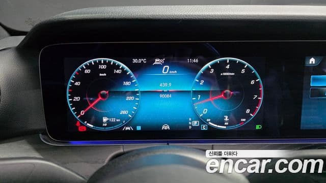 Mercedes-Benz E-Class 2022 — ფოტო 6/20