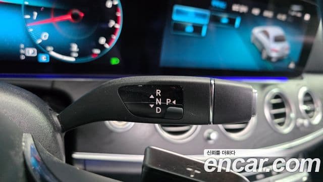 Mercedes-Benz E-Class 2022 — ფოტო 20/20