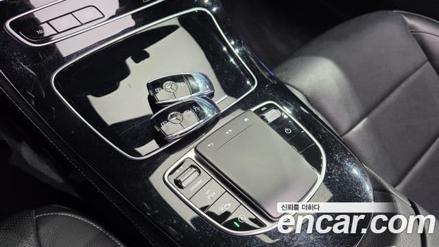 Mercedes-Benz E-Class 2022 — ფოტო 10/20