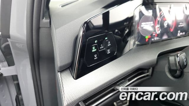 Volkswagen Golf 2026 — Şəkil 19/20