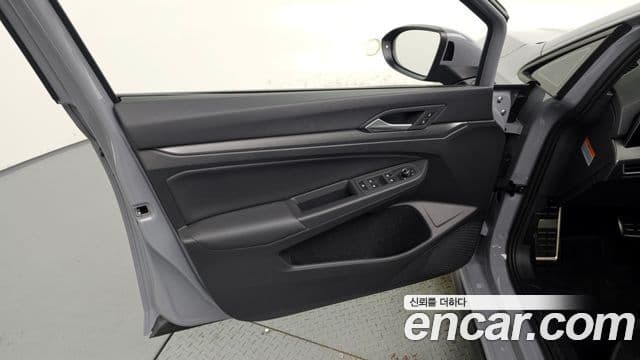 Volkswagen Golf 2026 — Photo 27/31