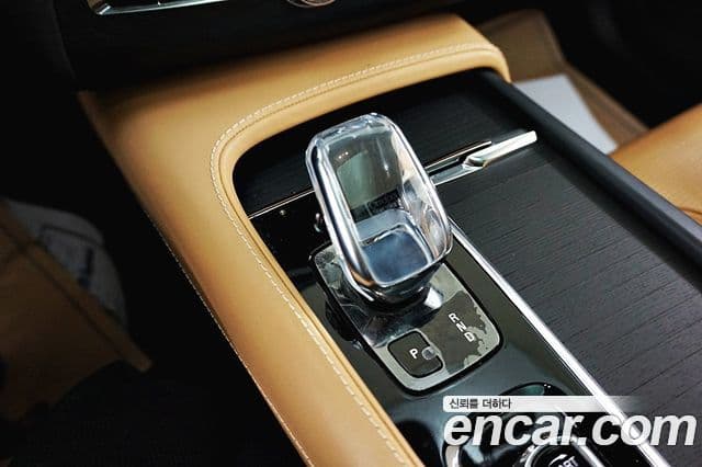 Volvo XC90 2021 — ფოტო 11/20