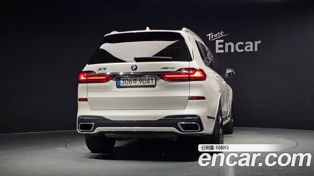BMW X7 2022 — ფოტო 4/20