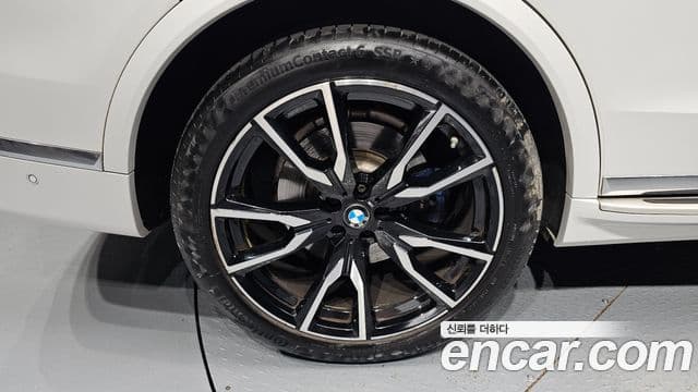 BMW X7 2022 — ფოტო 5/20