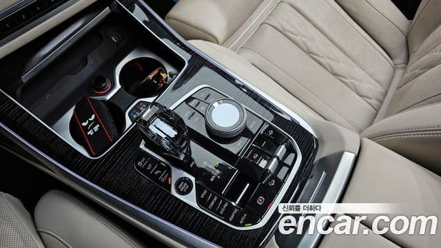 BMW X7 2022 — ფოტო 9/20