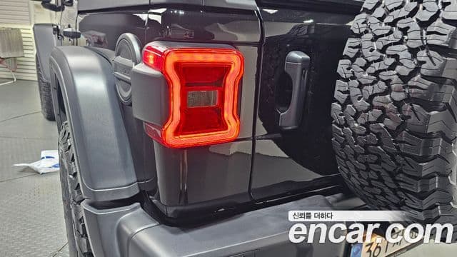 Jeep Wrangler 2024 — Photo 25/30