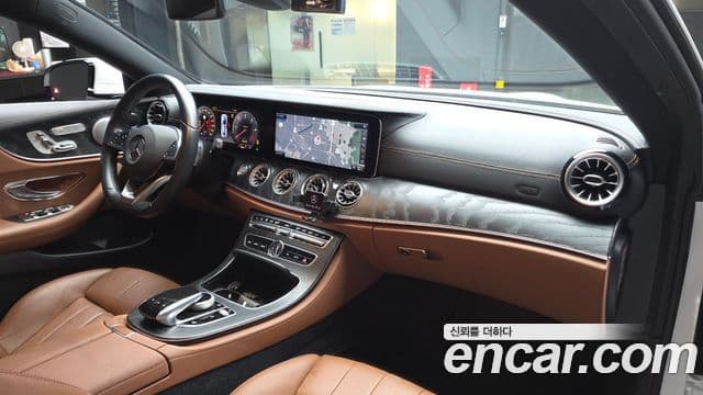 Mercedes-Benz E-Class 2018 — фото 7 из 20