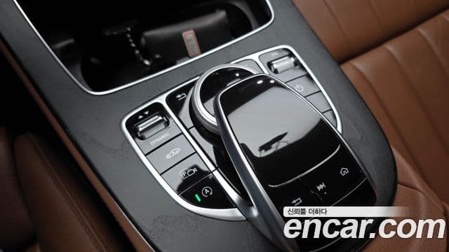 Mercedes-Benz E-Class 2018 — Фото 18/20