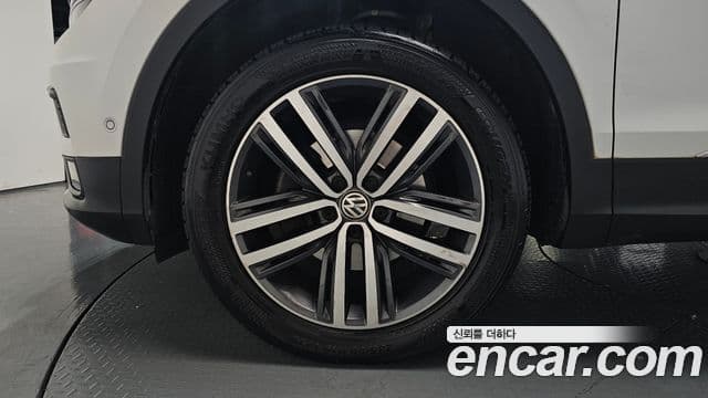 Volkswagen Tiguan Allspace 2020 — Фото 5/20