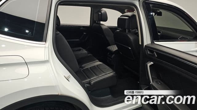 Volkswagen Tiguan Allspace 2020 — Фото 11/20