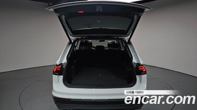 Volkswagen Tiguan Allspace 2020 — Фото 20/20