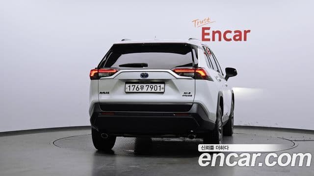 Toyota RAV4 2022 — Şəkil 3/20
