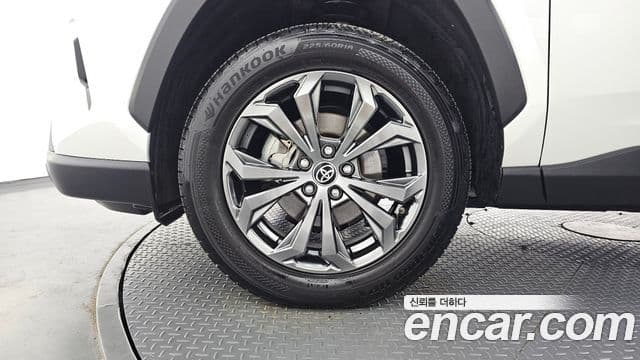 Toyota RAV4 2022 — Şəkil 4/20