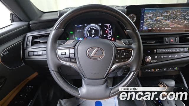 Lexus ES300h 2023 — Фото 15/20