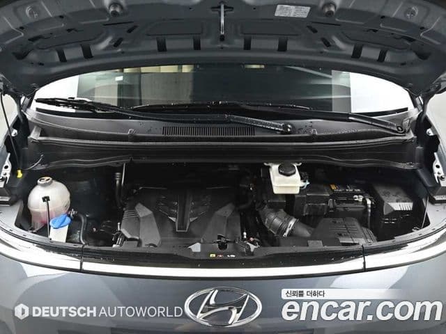 Hyundai Staria 2023 — ფოტო 5/20