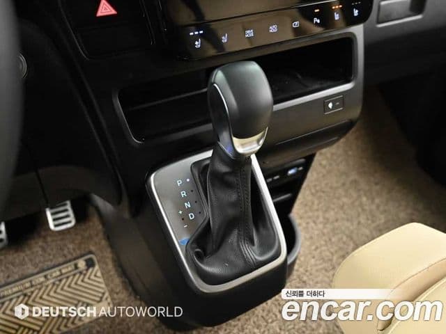 Hyundai Staria 2023 — ფოტო 7/20