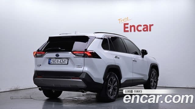 Toyota RAV4 2024 — ფოტო 2/20