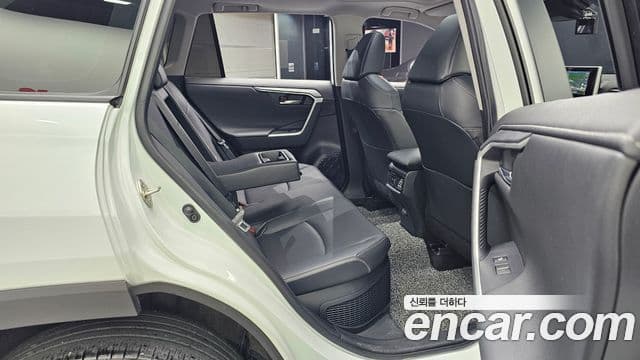 Toyota RAV4 2024 — ფოტო 12/20