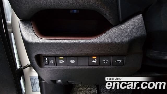 Toyota RAV4 2024 — ფოტო 17/20