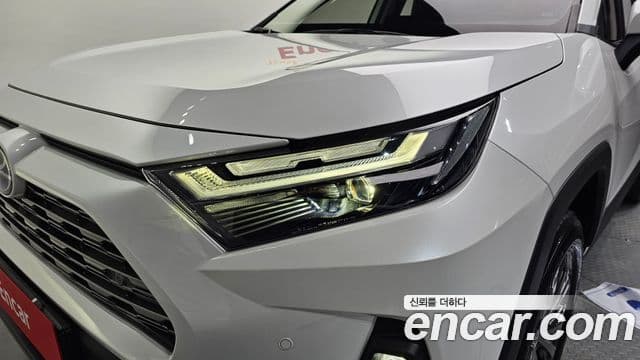 Toyota RAV4 2024 — Photo 18/30