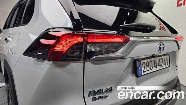 Toyota RAV4 2024 — Photo 13/30