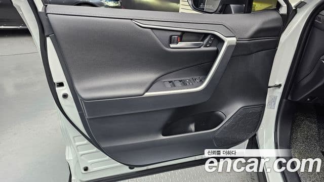 Toyota RAV4 2024 — Photo 21/30
