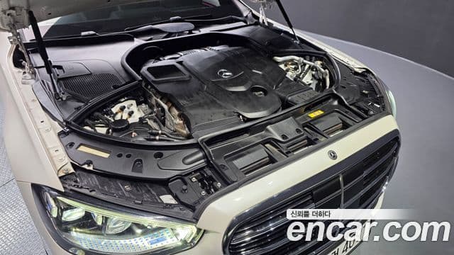 Mercedes-Benz S-Class 2021 — Photo 35/36