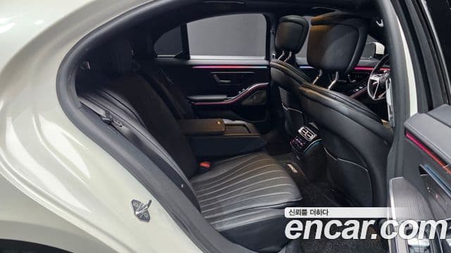 Mercedes-Benz S-Class 2021 — Photo 2/36