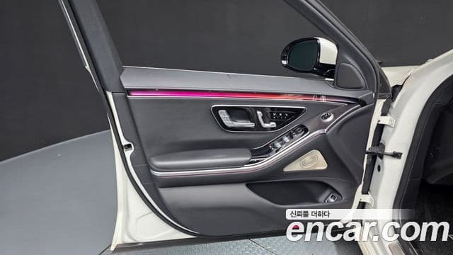 Mercedes-Benz S-Class 2021 — Photo 24/36