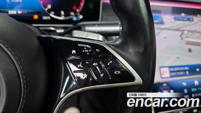 Mercedes-Benz S-Class 2021 — Photo 17/36