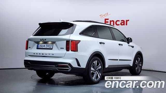 Kia Sorento 2022 — Фото 2/20