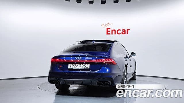 Audi A7 2021 — Фото 4/20