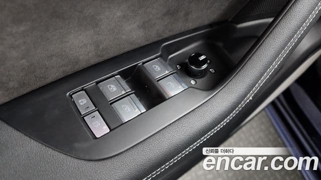 Audi S7 2021 — Photo 6/35