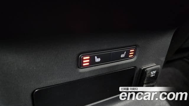 Land Rover Range Rover Velar 2018 — Şəkil 19/20