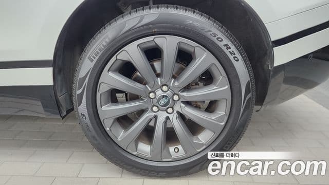 Land Rover Range Rover Velar 2018 — Şəkil 25/32