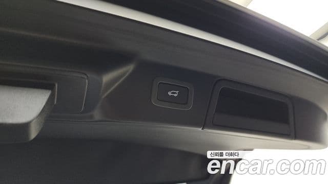 Land Rover Range Rover Velar 2018 — Şəkil 2/32