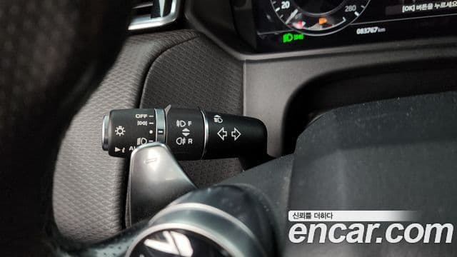 Land Rover Range Rover Velar 2018 — Şəkil 30/32