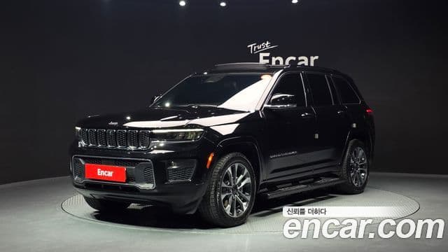 Jeep Grand Cherokee 2023 — Фото 1/20